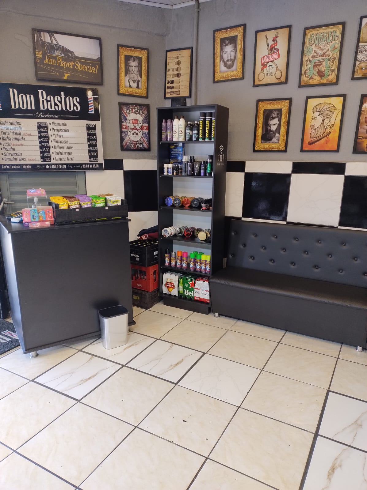 Nossa área de espera e produtos